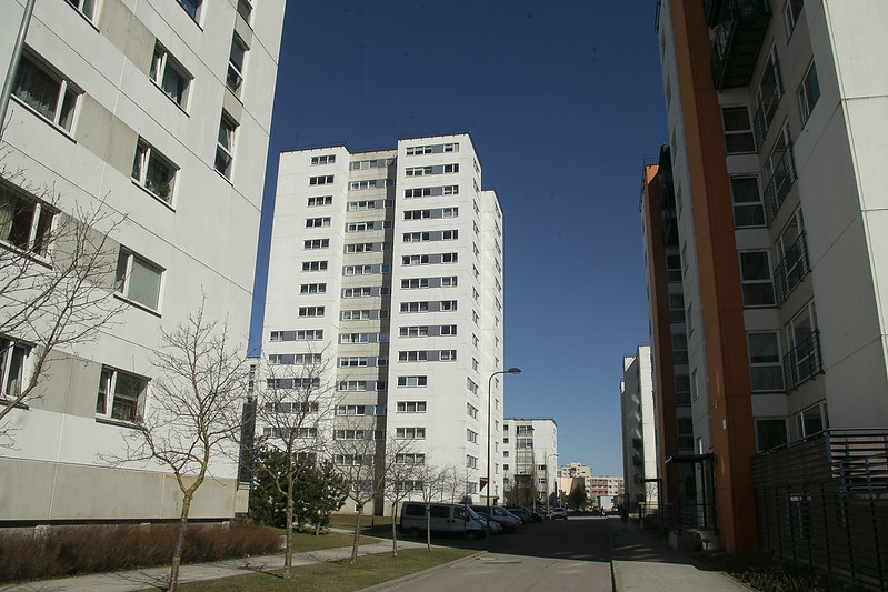 Tallinna linn on hakanud üürimaju tühjendama: üürilepingu lõppemise teated saavad lastega pere ja vähiga rasket võitlust pidav naine